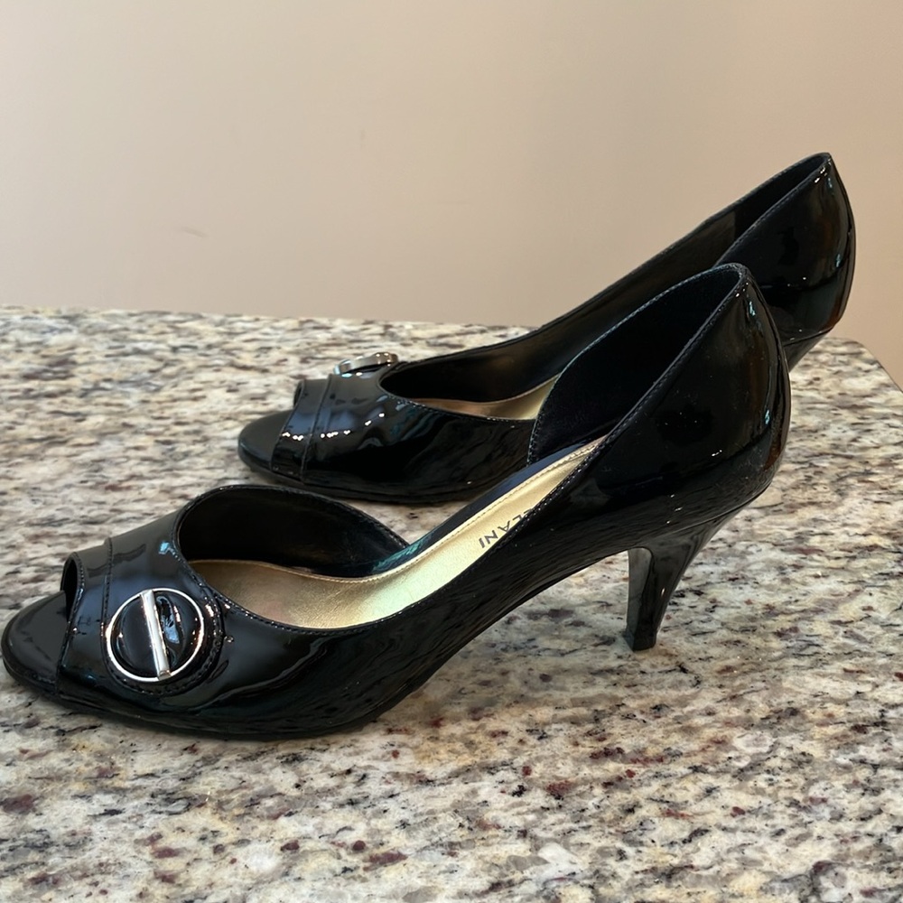 Antonio Melani Black Patent Leather Peep Toe Heels Size 7.5M Work Church Formal